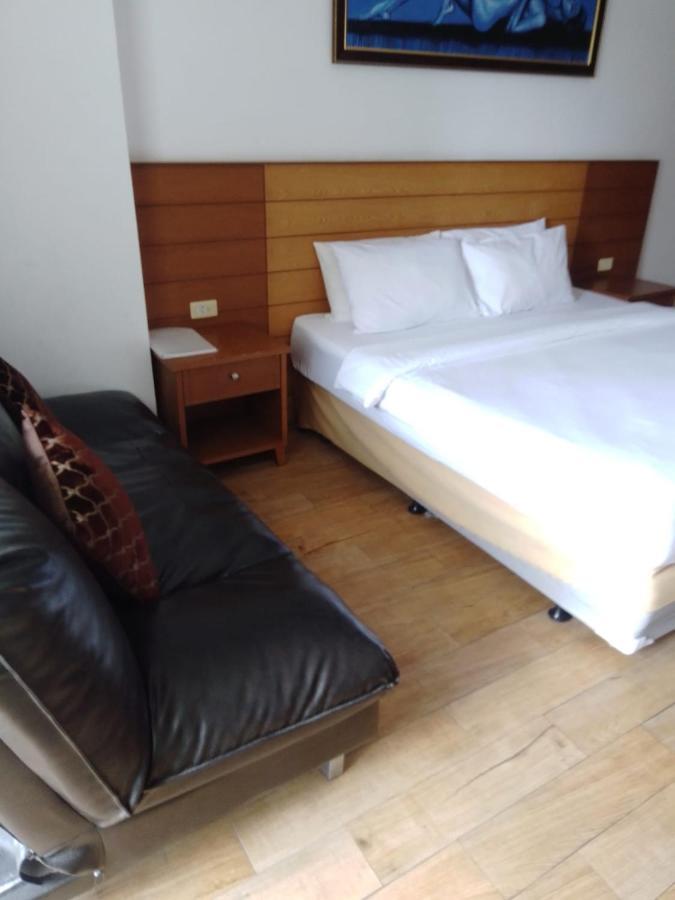 View Talay 6 Suite Apartments Патая Екстериор снимка