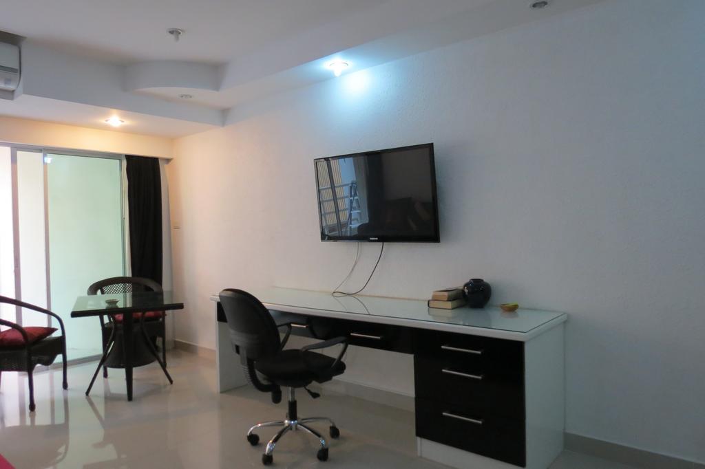 View Talay 6 Suite Apartments Патая Екстериор снимка