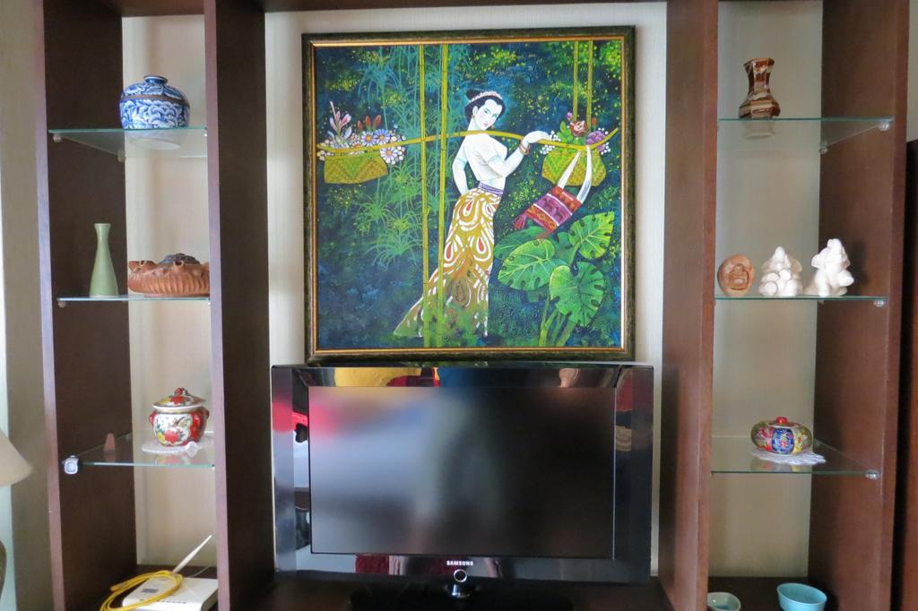 View Talay 6 Suite Apartments Патая Екстериор снимка